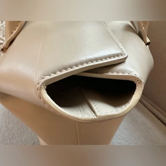 The Row Carryall 14 in Ecru leather - Picture 10 of 17